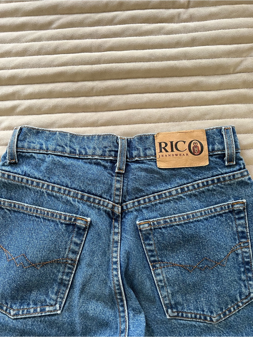 Vintage Rico Jeanswear High Waisted Mom Jeans Made in Canada Size 28